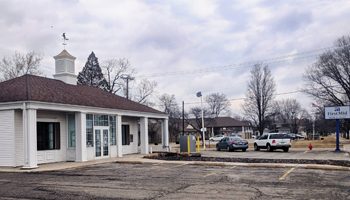 Knoxville, IL First Mid Banking Branch and ATM