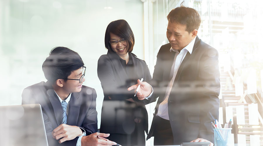 This image has an empty alt attribute; its file name is FIRSTMID_LeadingYourInsuranceAgency.jpg